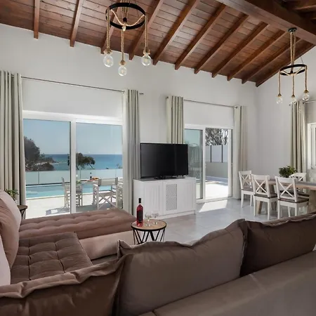 Alonaki Bay Vila *