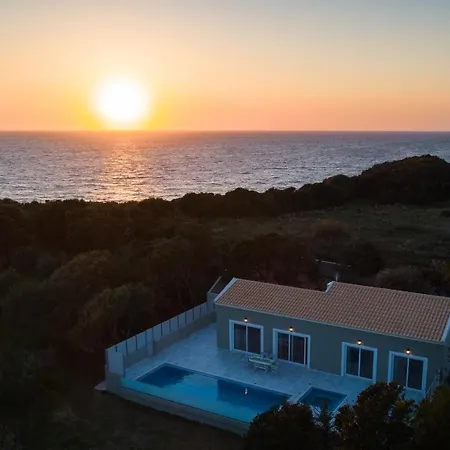 Vila Alonaki Bay