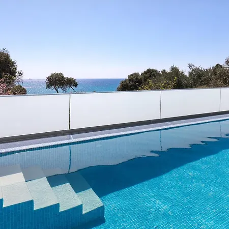 Alonaki Bay Vila