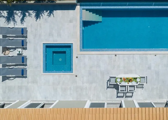 Alonaki Bay *