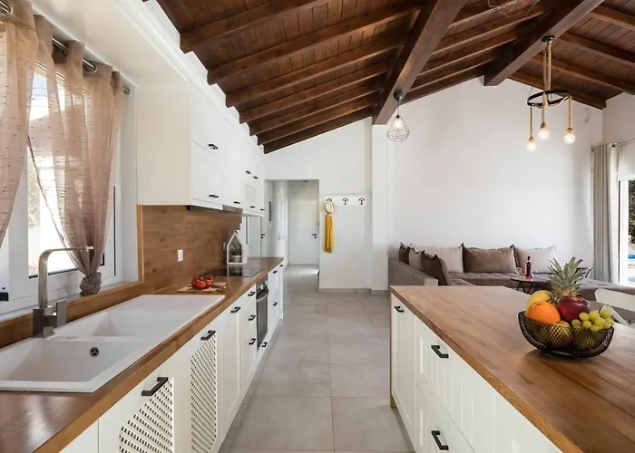 Alonaki Bay Villa Chalikounas