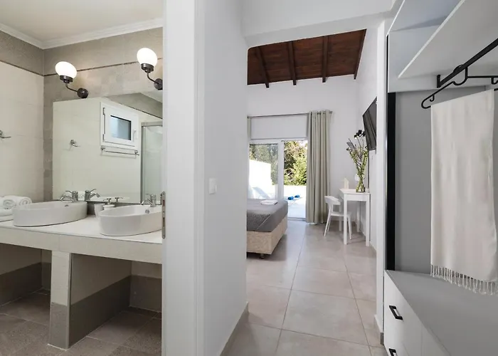 Alonaki Bay Chalikounas